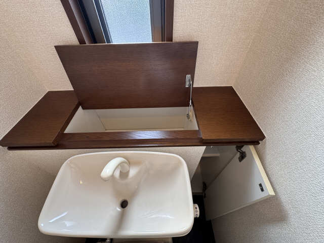 ２階　WC収納